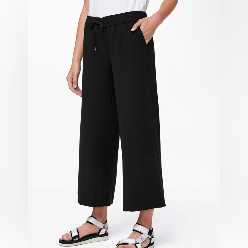 Lululemon wide leg pants 14 but fits more like a 16/18 because of the wide legs